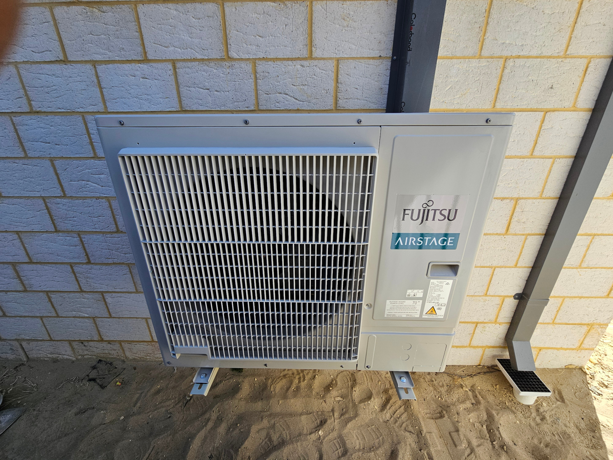 fujitsu reverse cycle ducted